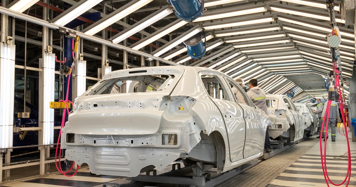 una-fabrica-de-autos-cierra-un-turno-de-produccion-y-abre-un-plan-de-retiros-voluntarios-en-argentina