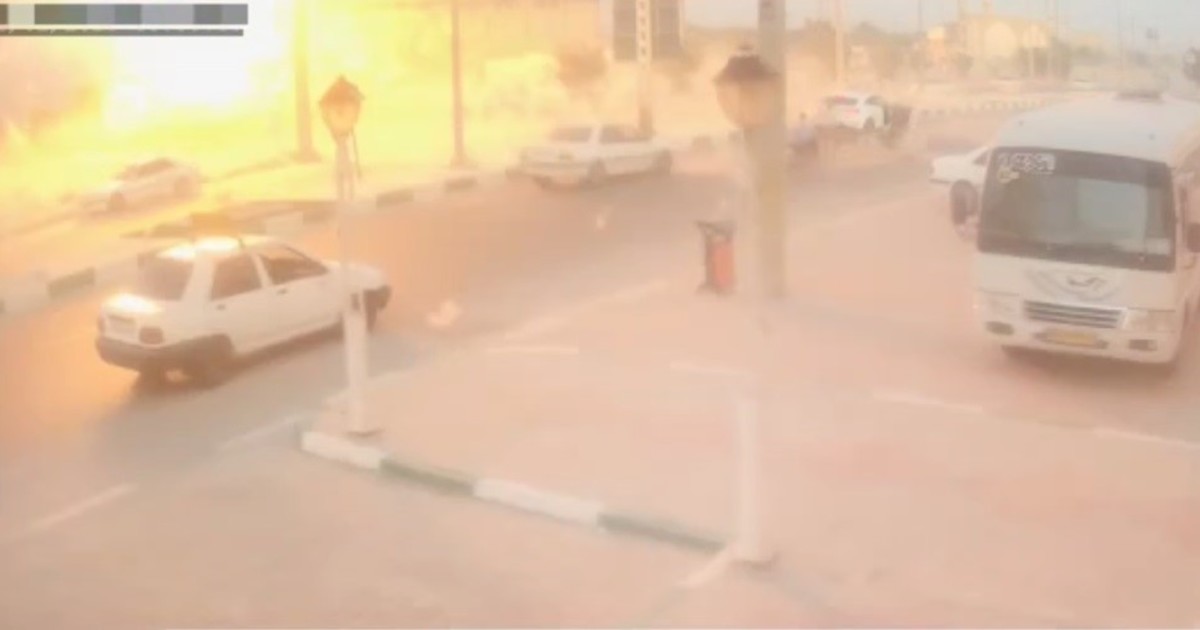 un-nuevo-misil-estadounidense-impacto-en-un-polideportivo-y-una-escuela-iranies,-segun-un-analisis