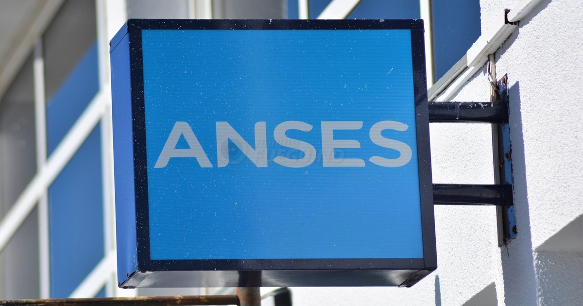 anses:-quienes-no-podran-cobrar-auh-en-abril-2026