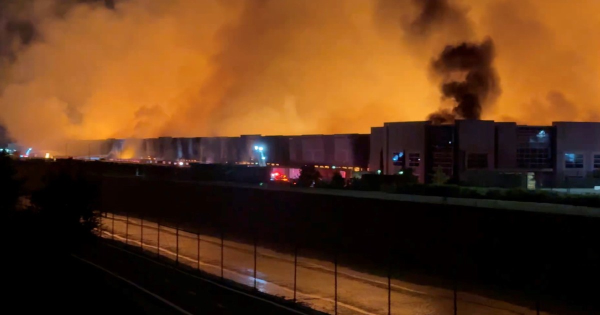 se-enojo-por-un-tema-salarial-y-genero-un-devastador-incendio-en-un-centro-de-distribucion-de-kimberly-clark