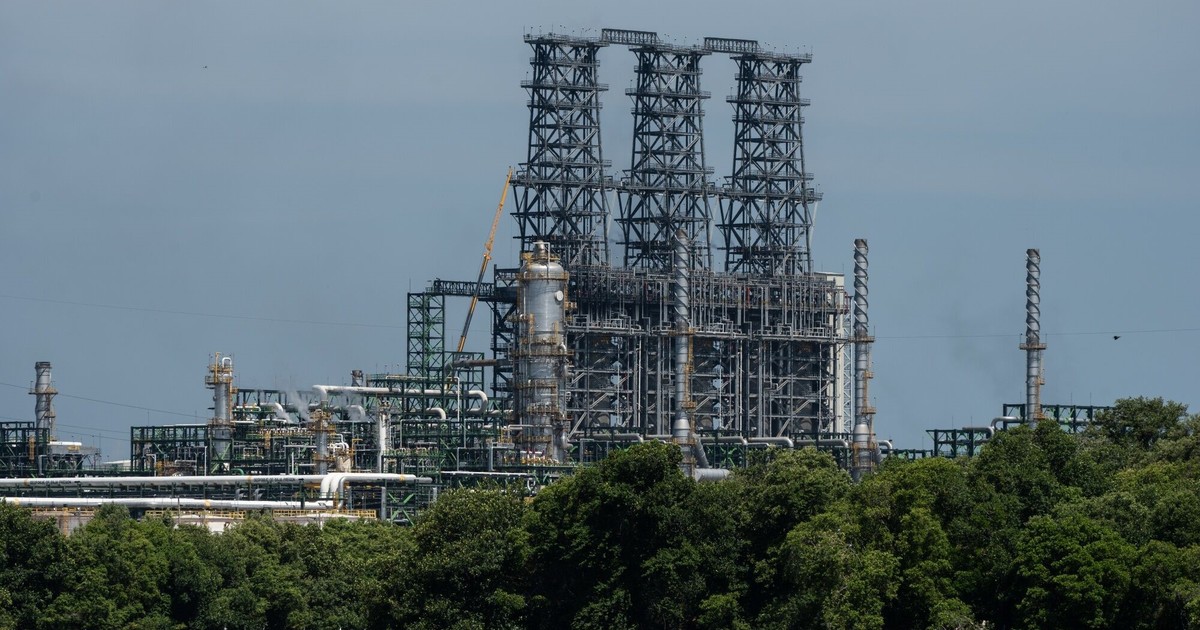 tras-la-reanudacion-del-paso-en-el-estrecho-de-ormuz,-eeuu.-anuncio-el-levantamiento-temporal-de-la-mayoria-de-sanciones-contra-el-petroleo-ruso