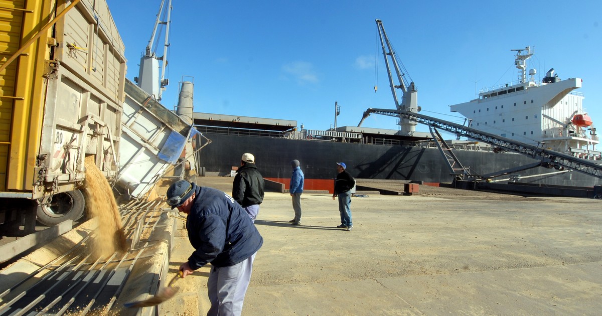 perdidas-millonarias:-la-mayoria-de-los-cortes-de-los-transportistas-se-levantaron-en-buenos-aires,-pero-el-puerto-de-quequen-sigue-bloqueado