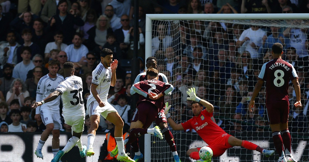 el-dibu-martinez-no-pudo-evitar-la-derrota-del-aston-villa,-pero-la-clasificacion-a-la-champions-league-por-ahora-no-corre-riesgo