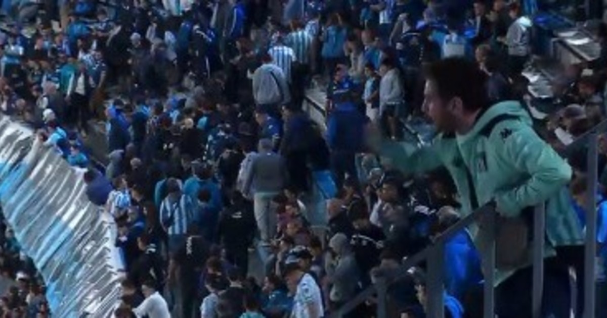 exploto-el-cilindro-con-insultos-de-la-gente-de-racing-a-la-dirigencia-tras-el-empate-ante-barracas:-«la-comision,-la-comision…»